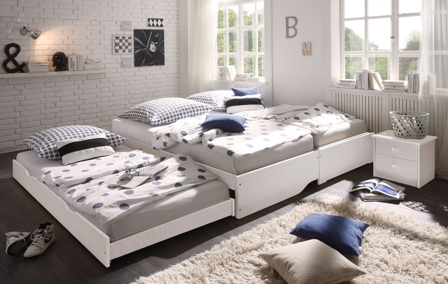 Bílý nábytek - bílé postele z masivu
