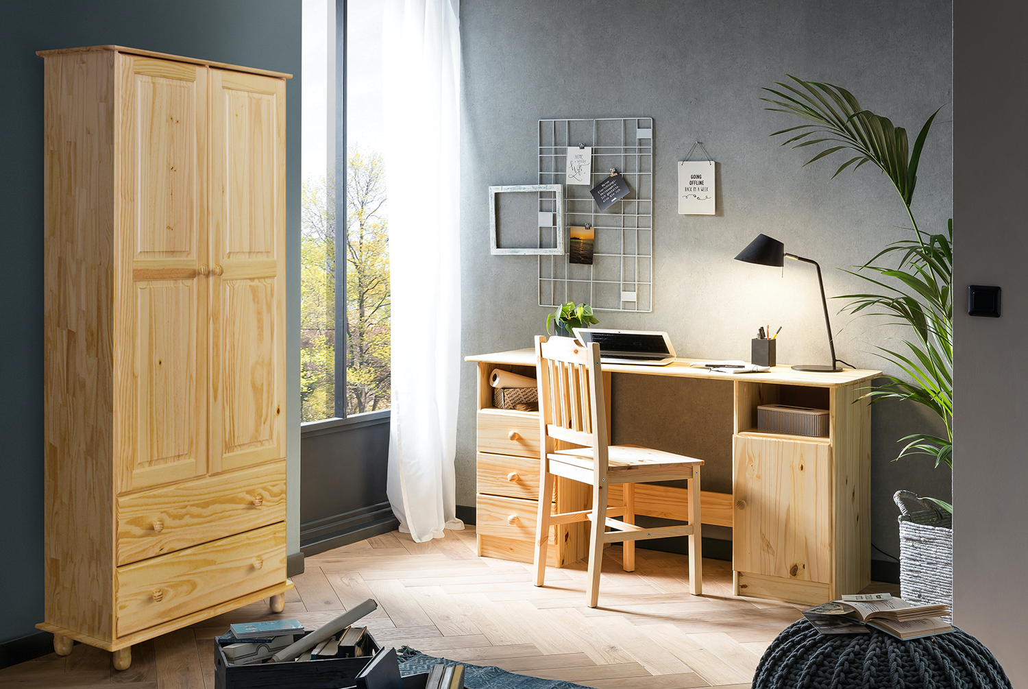 Šatní skříně z masivu